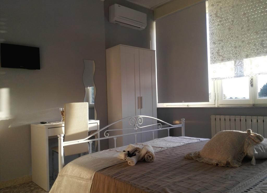 La Fonte Bed & Breakfast Syracuse Room photo