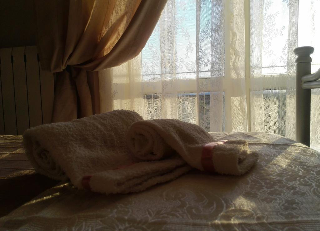 La Fonte Bed & Breakfast Syracuse Room photo