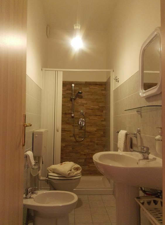 La Fonte Bed & Breakfast Syracuse Room photo